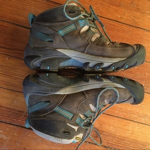 Keen Targhee II waterproof mid wide hiking boot